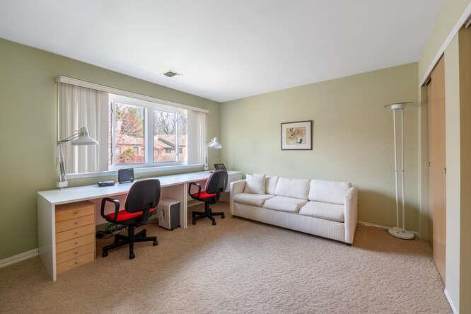 15 of 22 - 94 Windsor Gate Drive, New Hyde Park, NY