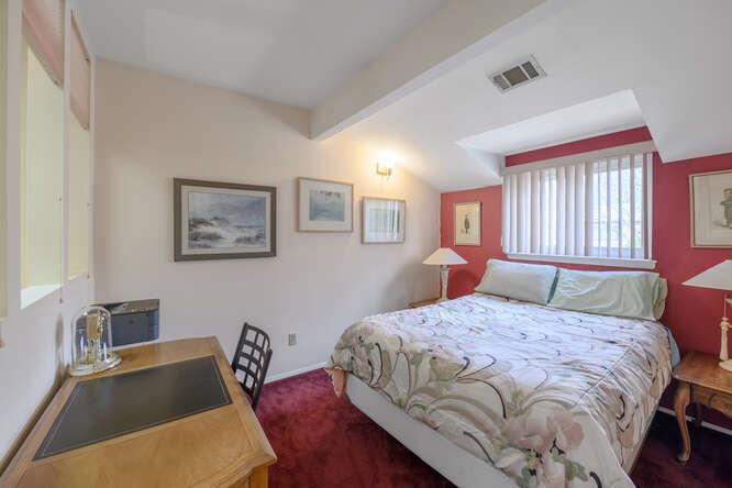 16 of 22 - 94 Windsor Gate Drive, New Hyde Park, NY