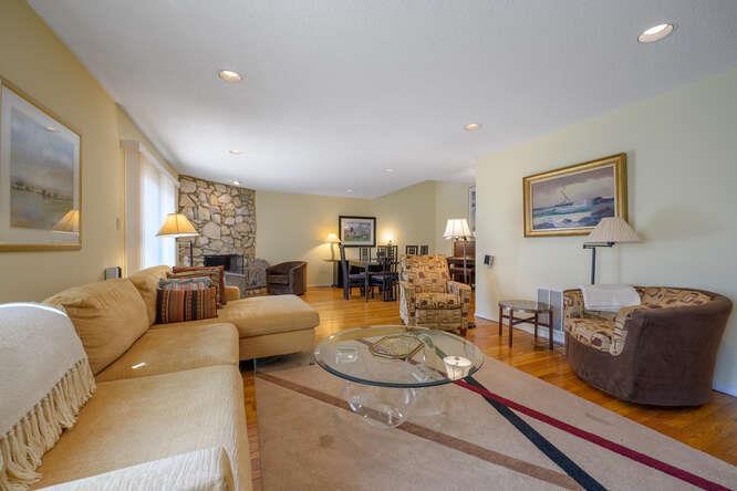 4 of 22 - 94 Windsor Gate Drive, New Hyde Park, NY