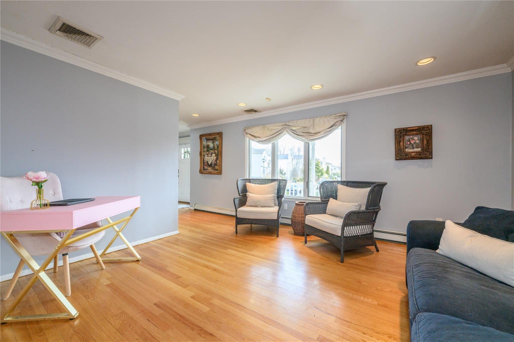 10 of 40 - 1312 Cayuga Avenue, North Bellmore, NY