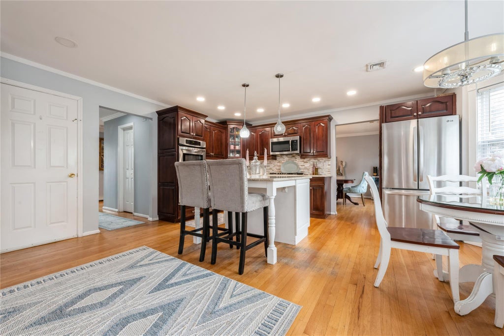 18 of 40 - 1312 Cayuga Avenue, North Bellmore, NY
