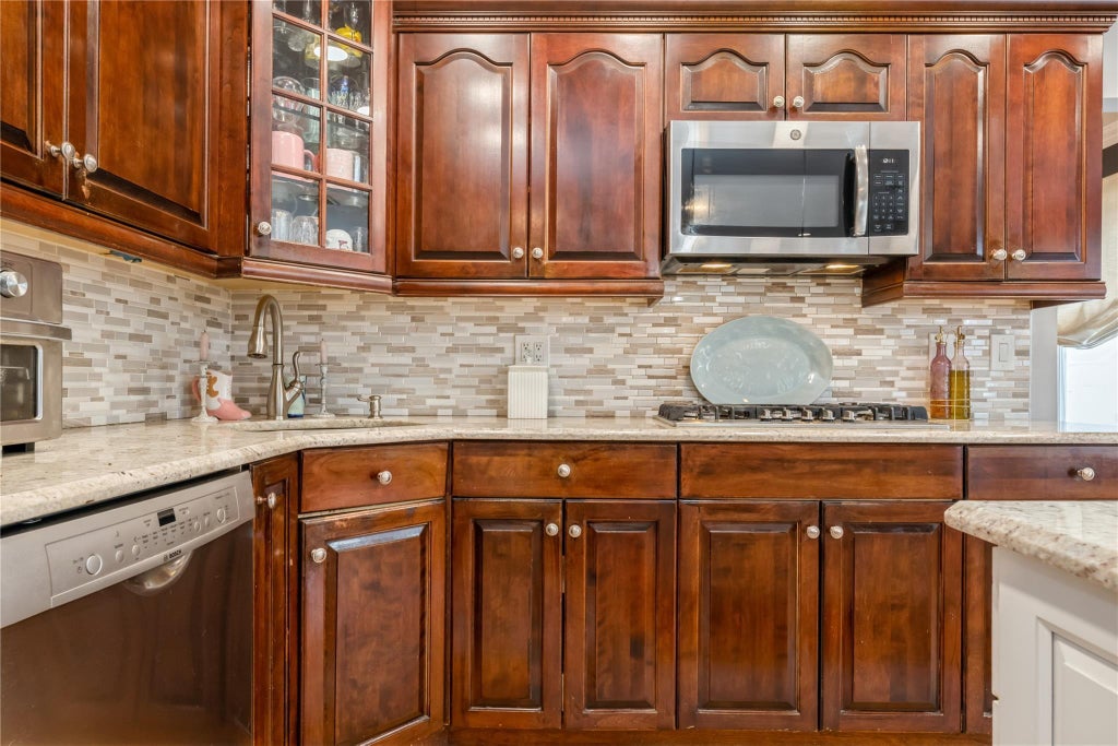 20 of 40 - 1312 Cayuga Avenue, North Bellmore, NY
