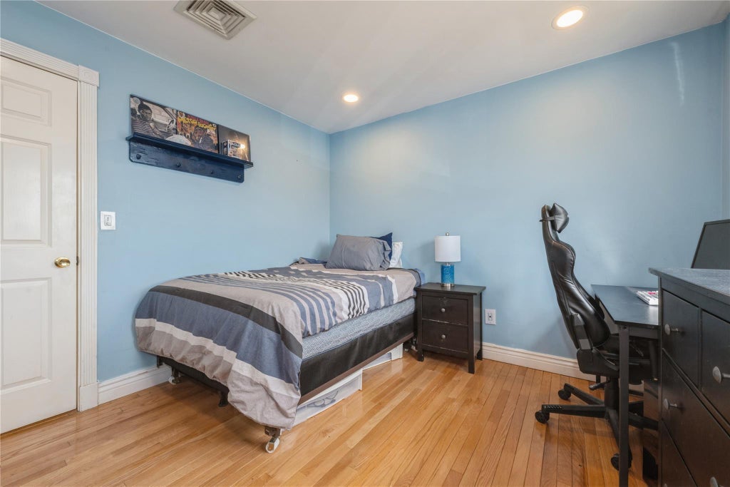 30 of 40 - 1312 Cayuga Avenue, North Bellmore, NY
