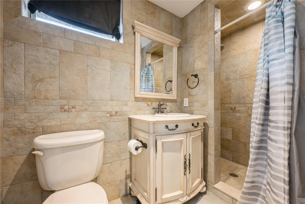 34 of 40 - 1312 Cayuga Avenue, North Bellmore, NY