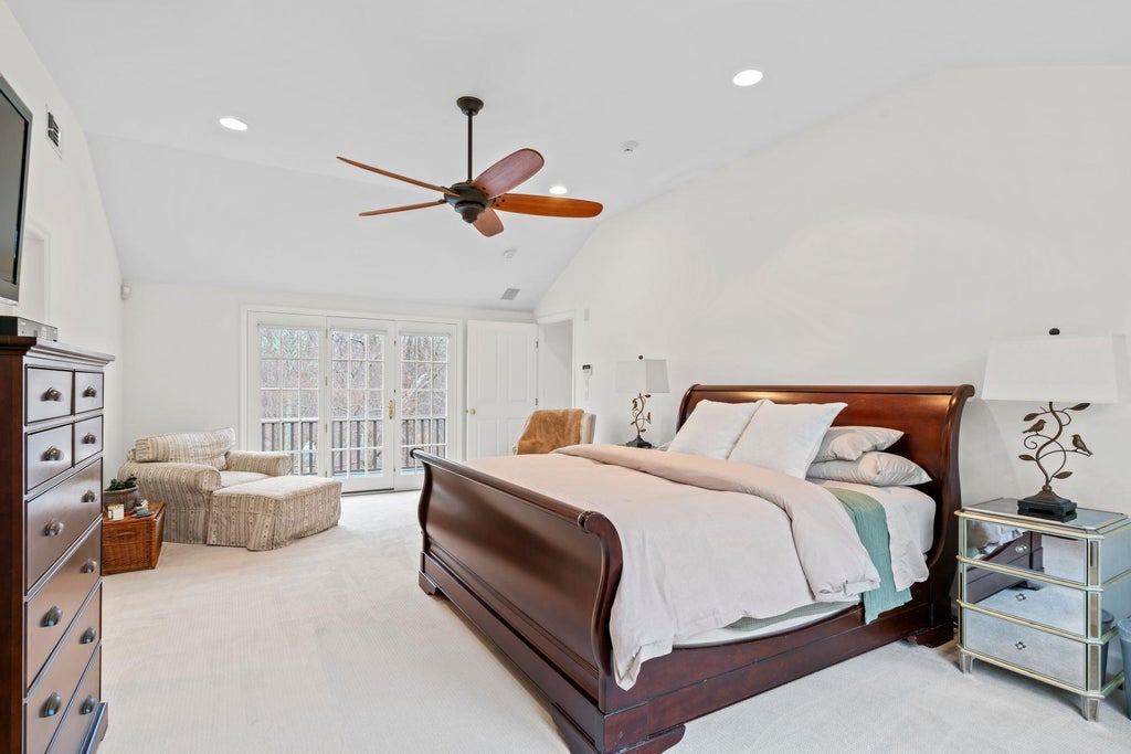 23 of 42 - 9 Oakwood Drive, Lloyd Harbor, NY