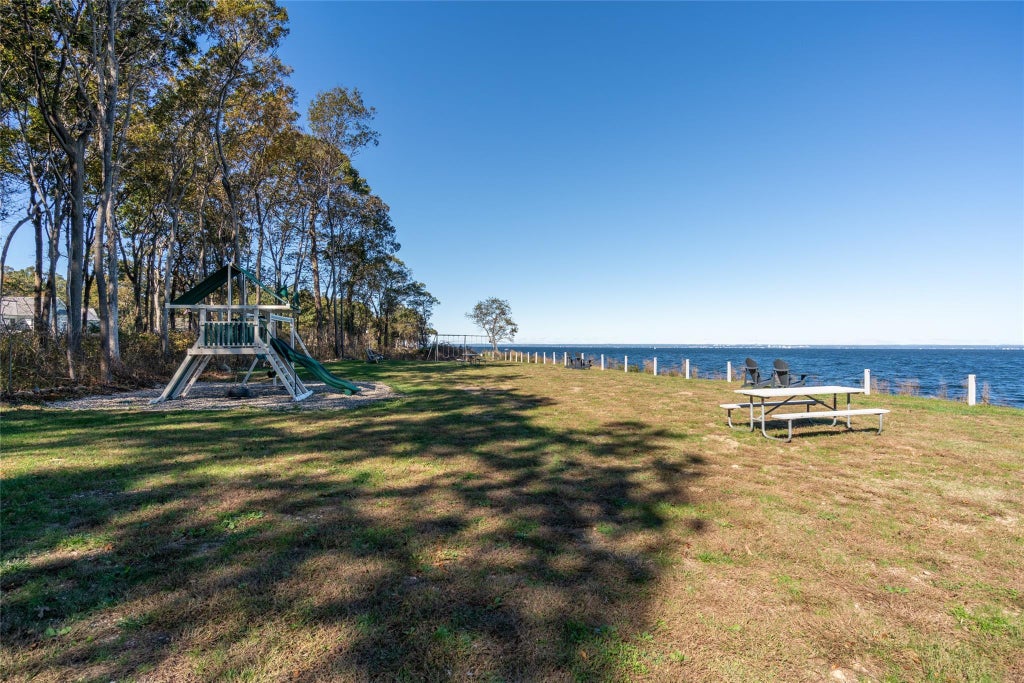 36 of 42 - 9 Oakwood Drive, Lloyd Harbor, NY