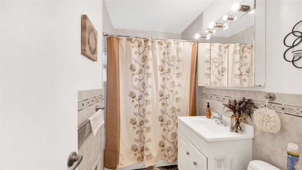 11 of 27 - 74 Heathcote Road, Yonkers, NY