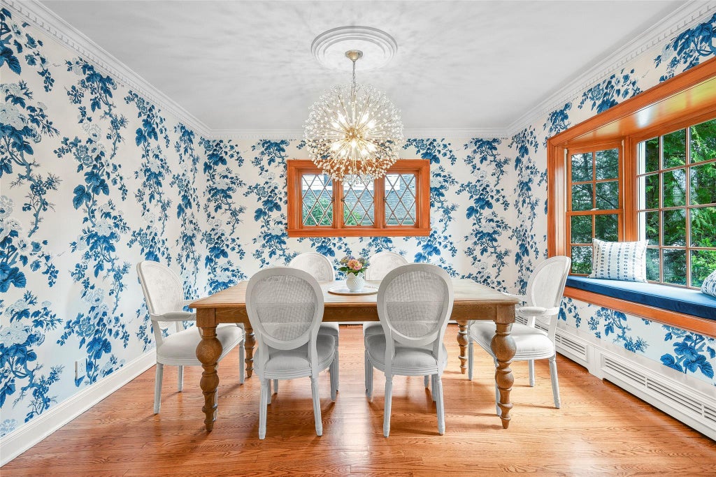 12 of 50 - 16 Locust Avenue, Larchmont, NY