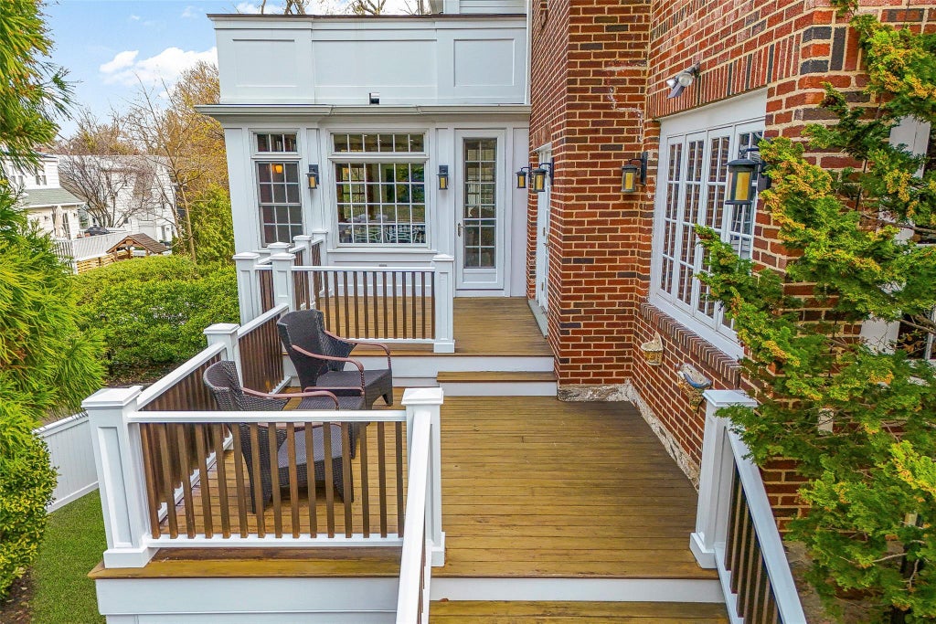 20 of 50 - 16 Locust Avenue, Larchmont, NY