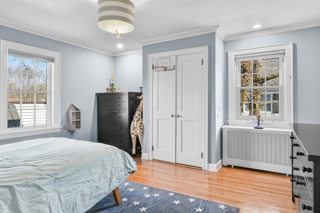 33 of 50 - 16 Locust Avenue, Larchmont, NY