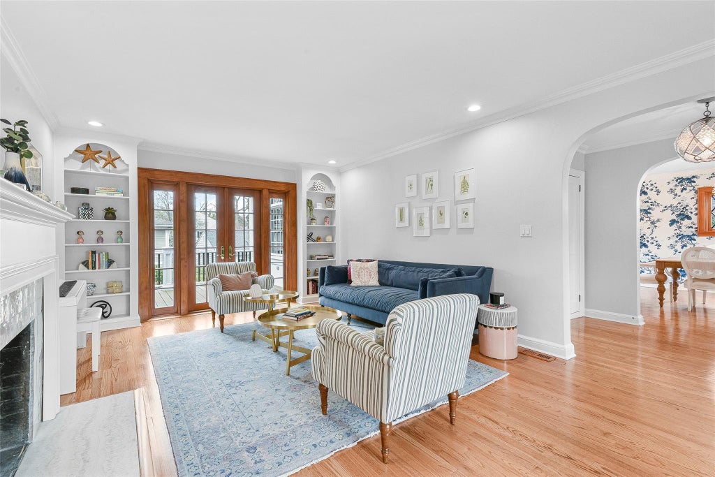 4 of 50 - 16 Locust Avenue, Larchmont, NY