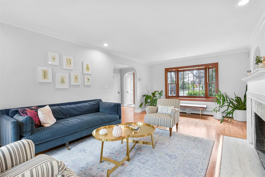 6 of 50 - 16 Locust Avenue, Larchmont, NY