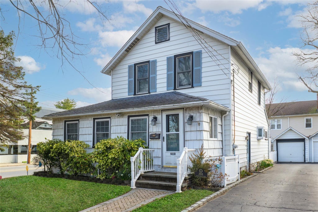 1 of 12 - 201 Jamaica Boulevard, Carle Place, NY