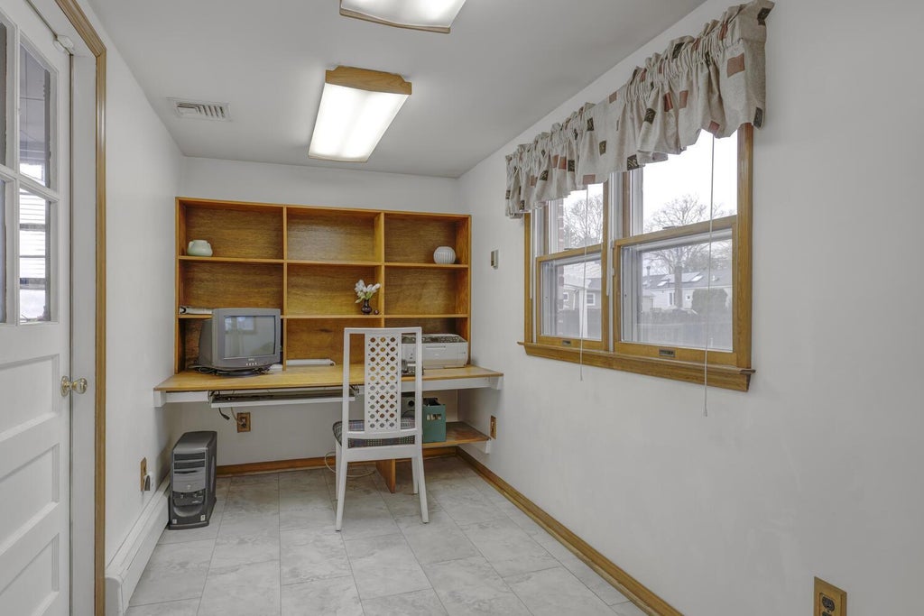 10 of 22 - 125 11th Avenue, Huntington Station, NY