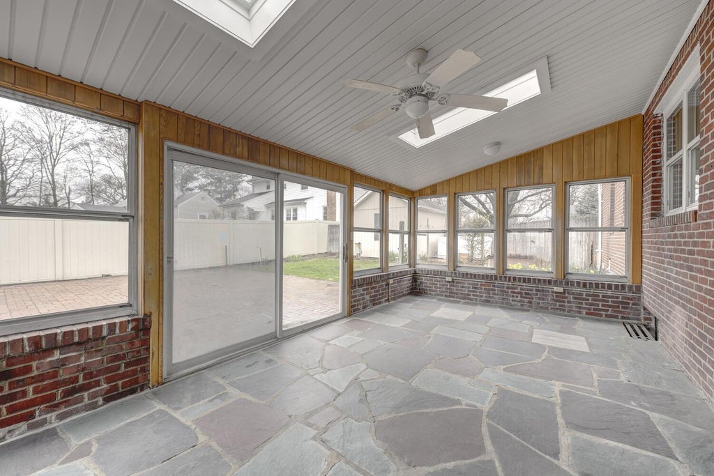 16 of 22 - 125 11th Avenue, Huntington Station, NY