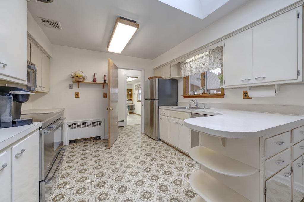 5 of 22 - 125 11th Avenue, Huntington Station, NY