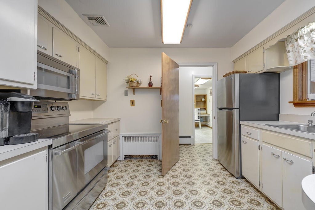 6 of 22 - 125 11th Avenue, Huntington Station, NY