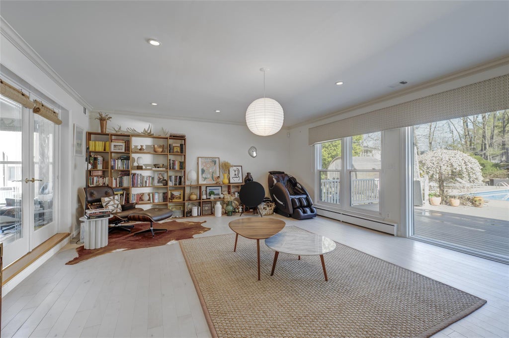 9 of 39 - 60 Juniper Lane, Muttontown, NY