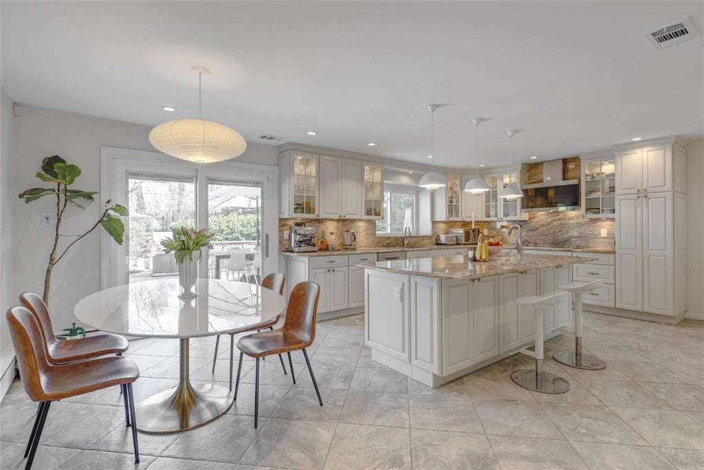 11 of 39 - 60 Juniper Lane, Muttontown, NY