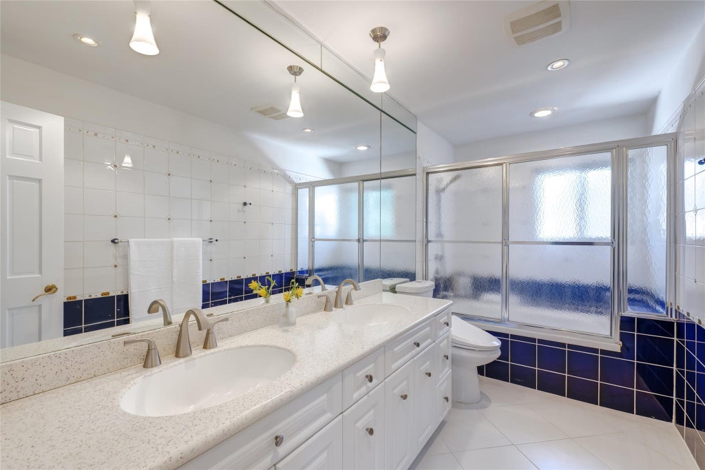 22 of 39 - 60 Juniper Lane, Muttontown, NY