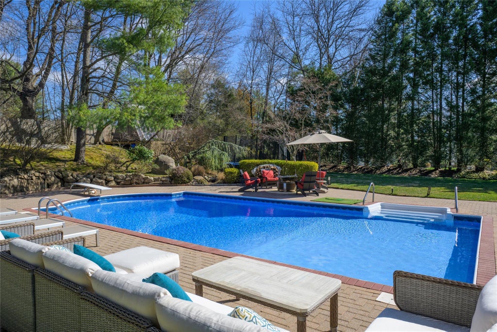 31 of 39 - 60 Juniper Lane, Muttontown, NY