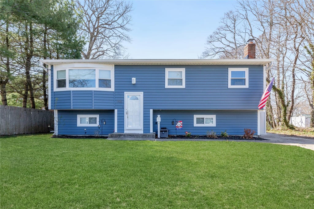 795 Bay Shore Avenue, West Islip