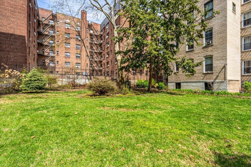 18 of 22 - 35-16 80th St. # 41, Jackson Heights, NY