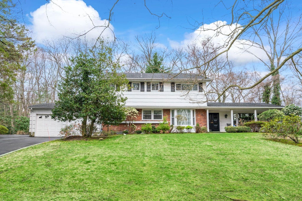 1 of 31 - 130 Turtle Cove Lane, Huntington, NY