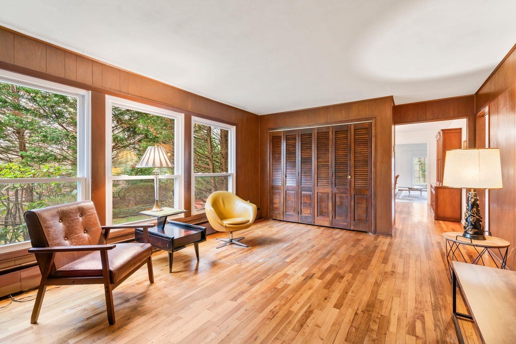 11 of 31 - 130 Turtle Cove Lane, Huntington, NY