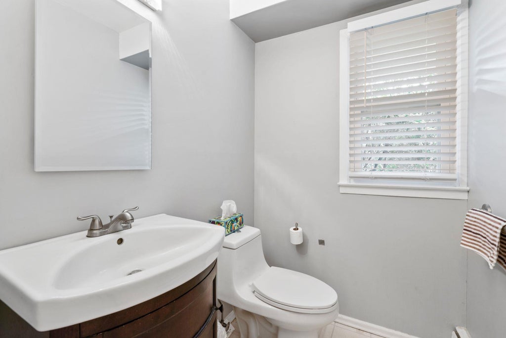 16 of 31 - 130 Turtle Cove Lane, Huntington, NY
