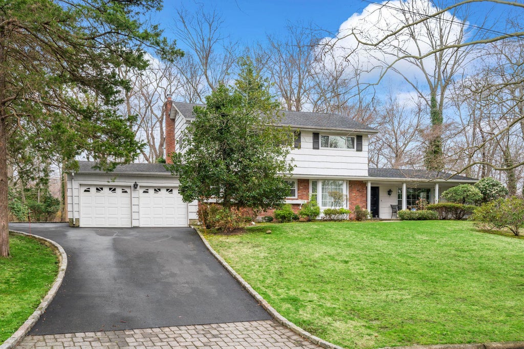 1 of 31 - 130 Turtle Cove Lane, Huntington, NY