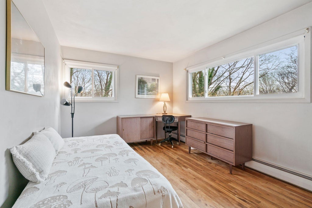 22 of 31 - 130 Turtle Cove Lane, Huntington, NY