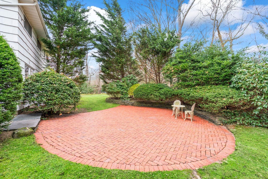 30 of 31 - 130 Turtle Cove Lane, Huntington, NY