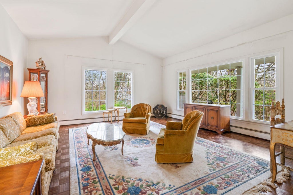 5 of 31 - 130 Turtle Cove Lane, Huntington, NY