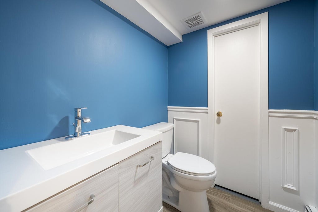 21 of 28 - 35 Turtle Cove Lane, Huntington, NY