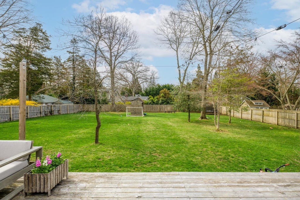 22 of 28 - 35 Turtle Cove Lane, Huntington, NY