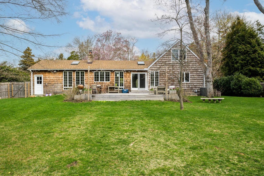 24 of 28 - 35 Turtle Cove Lane, Huntington, NY