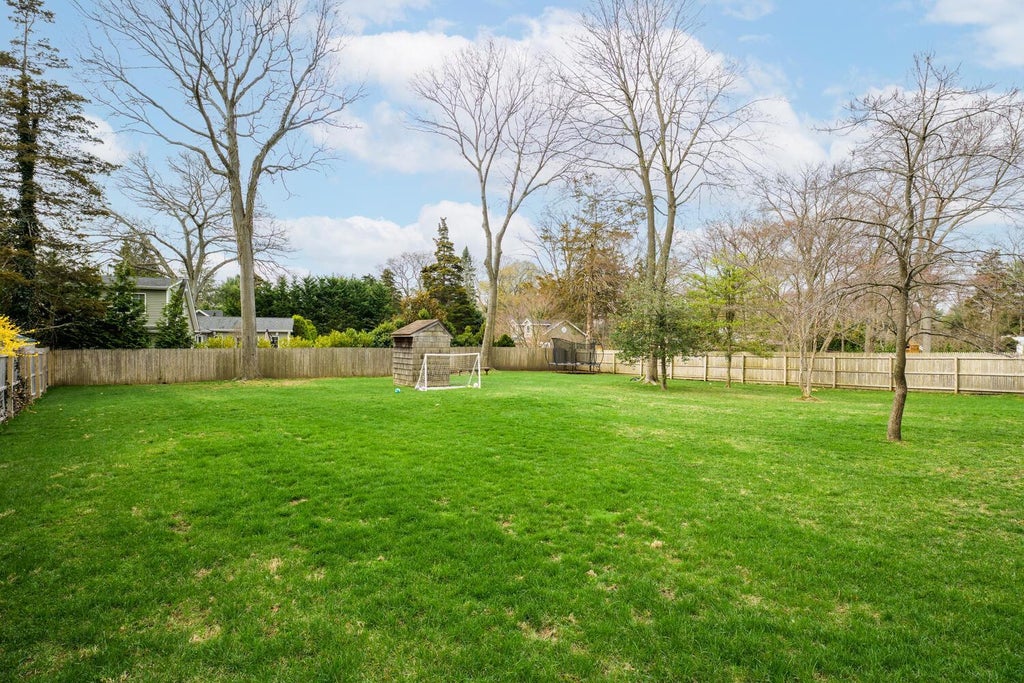 25 of 28 - 35 Turtle Cove Lane, Huntington, NY