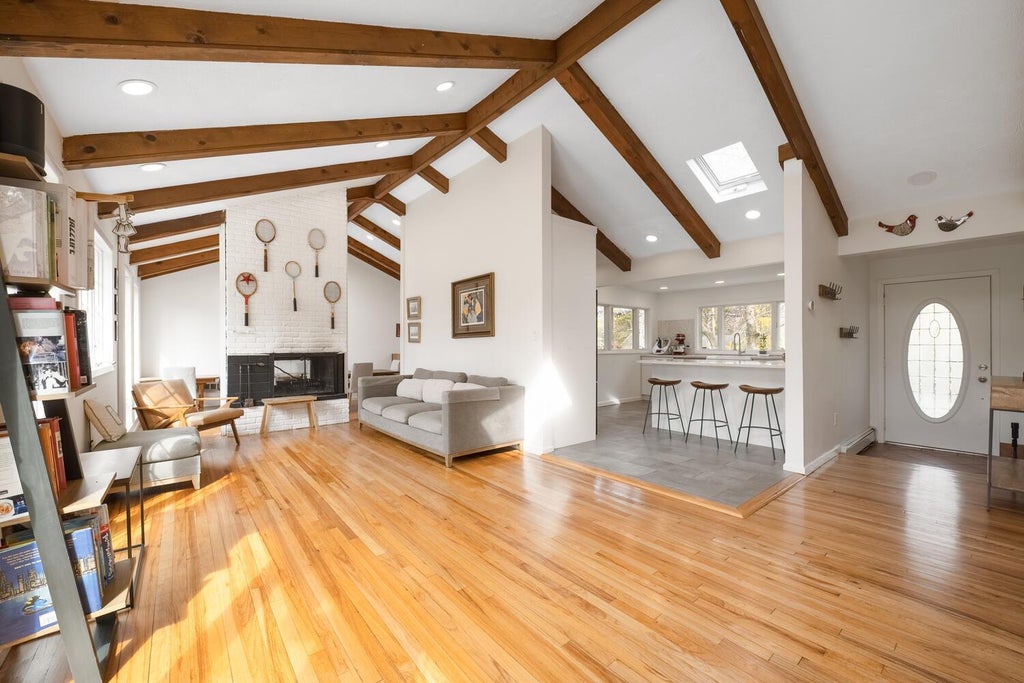 2 of 28 - 35 Turtle Cove Lane, Huntington, NY