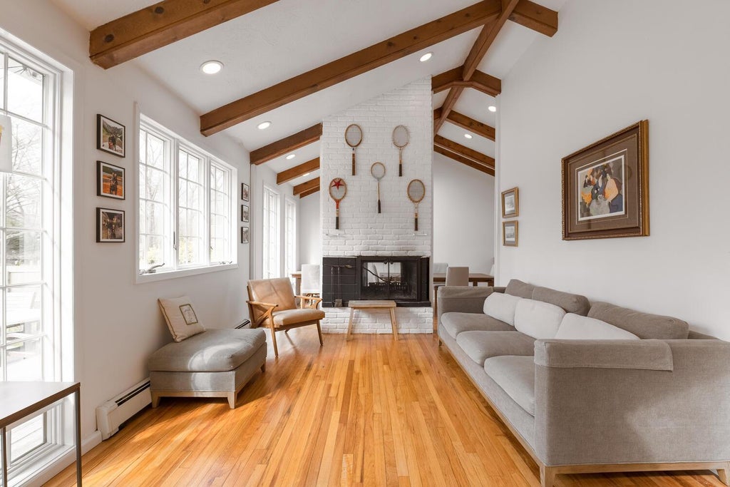 3 of 28 - 35 Turtle Cove Lane, Huntington, NY