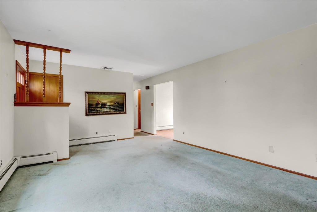 10 of 29 - 3 Sheridan Lane, Sea Cliff, NY