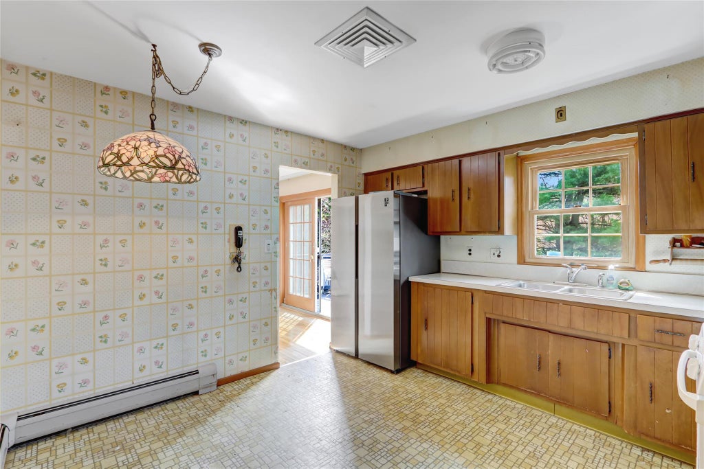 14 of 29 - 3 Sheridan Lane, Sea Cliff, NY