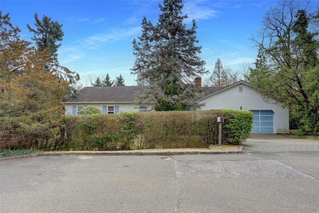 6 of 29 - 3 Sheridan Lane, Sea Cliff, NY