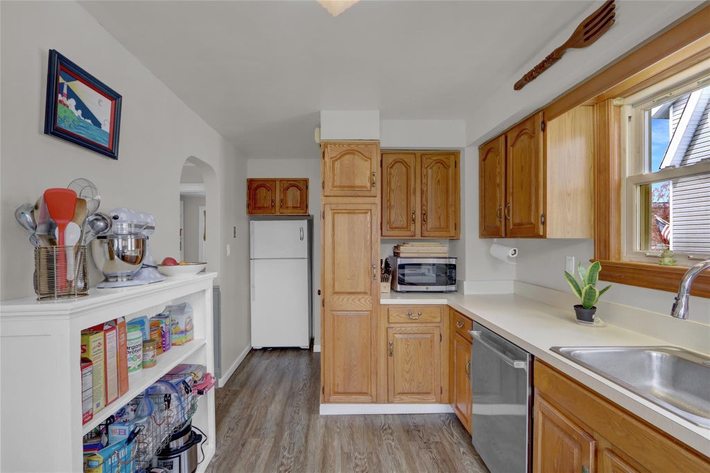 11 of 22 - 25 Gladiolus Avenue, Floral Park, NY