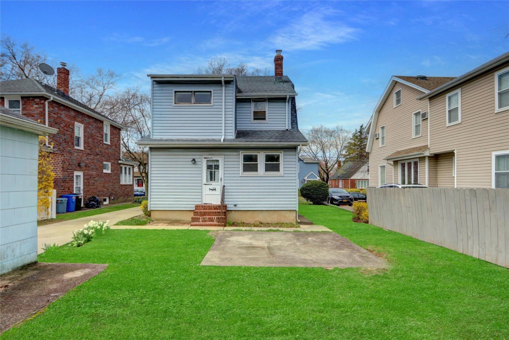 20 of 22 - 25 Gladiolus Avenue, Floral Park, NY