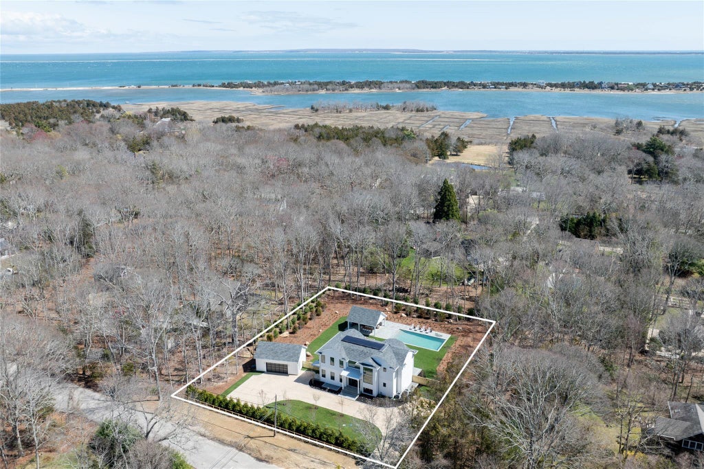 1 of 30 - 4 Dogwood Drive, East Hampton, NY