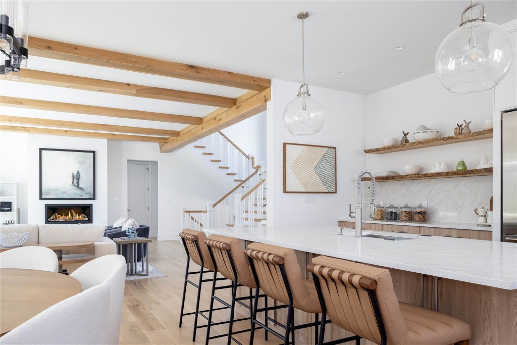 11 of 30 - 4 Dogwood Drive, East Hampton, NY
