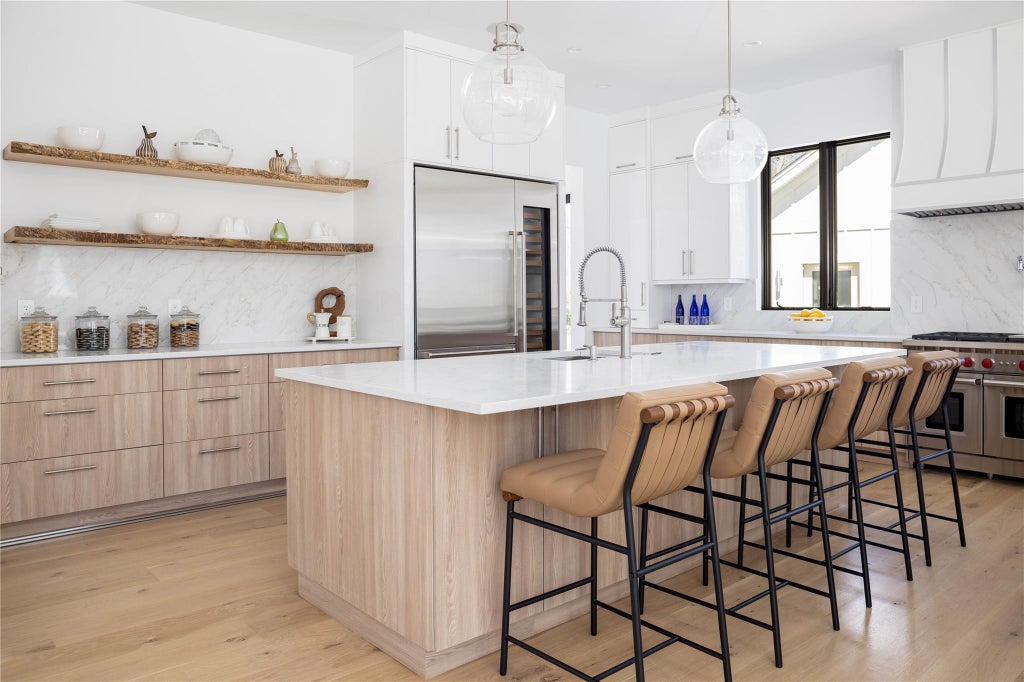 13 of 30 - 4 Dogwood Drive, East Hampton, NY