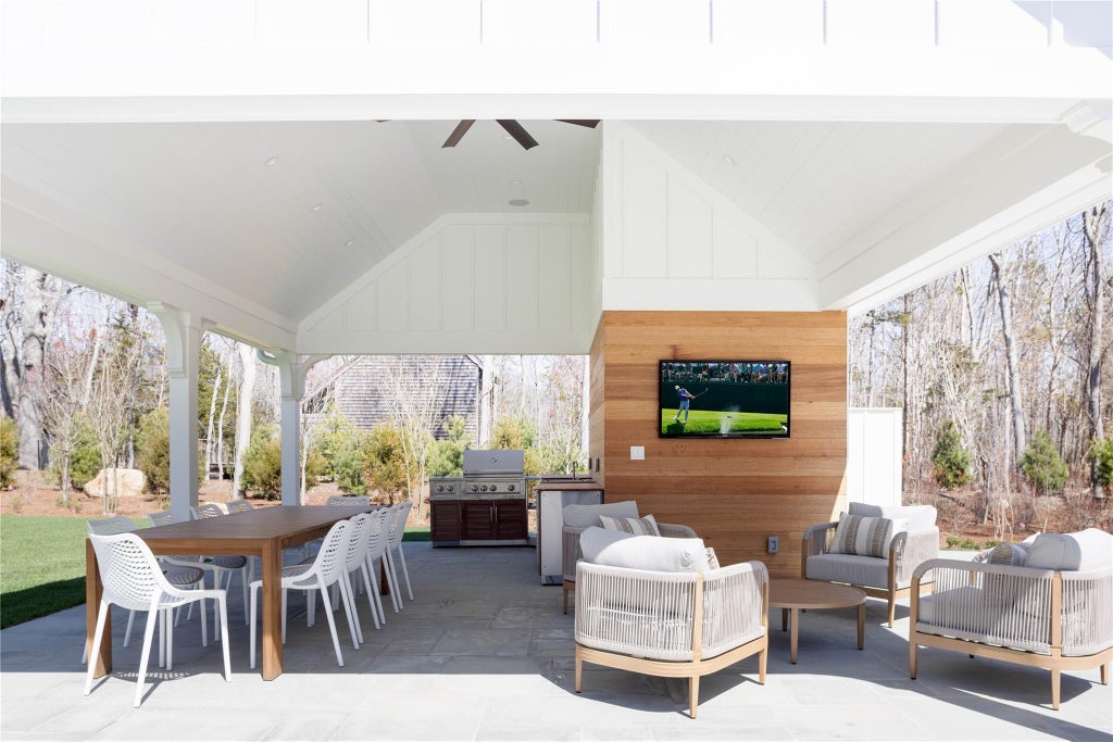 4 of 30 - 4 Dogwood Drive, East Hampton, NY
