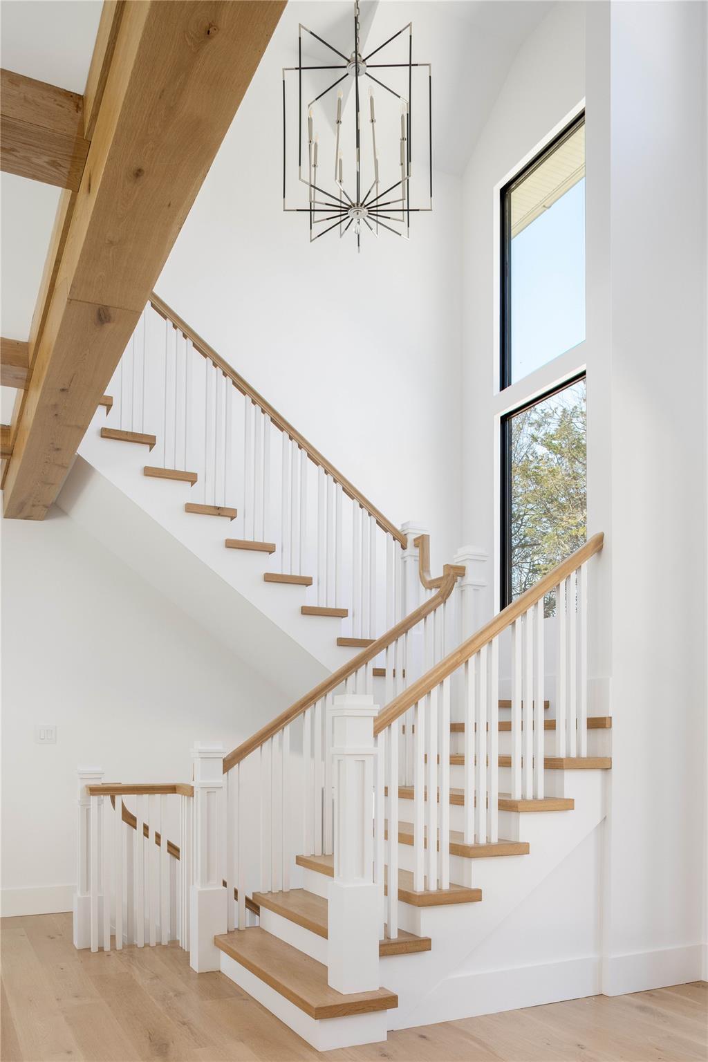 6 of 30 - 4 Dogwood Drive, East Hampton, NY